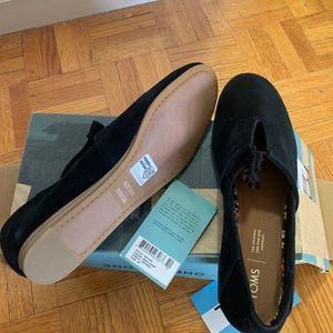 Brand new toms